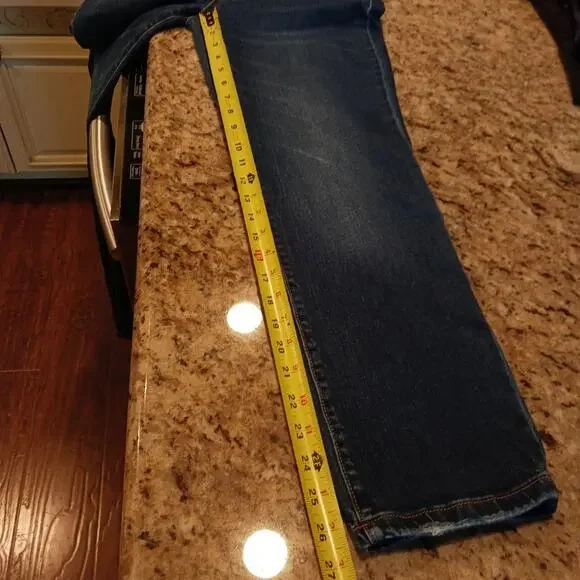 Universal Thread mid-rise girlfriend crop jeans sz 4 / 27 waist - Picture 6 of 8